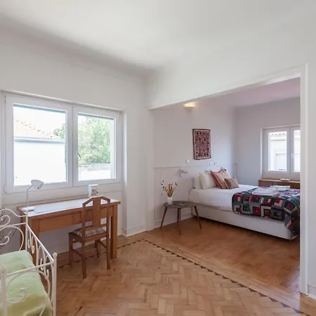 Flh Caparica House